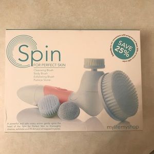 Spin for Perfect Skin Cleansing Brush